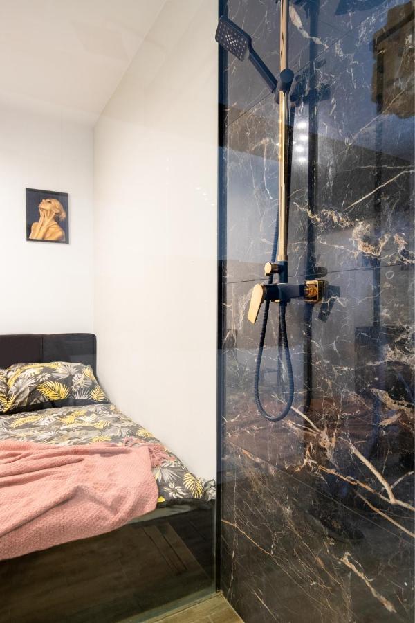 Wyjatkowy Apartament Z Prysznicem Posrodku Na Wyjatkowe Wieczory - Dostep Na Kod, Parking Łódź Exterior foto